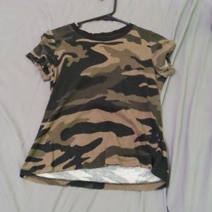 Tee shirt